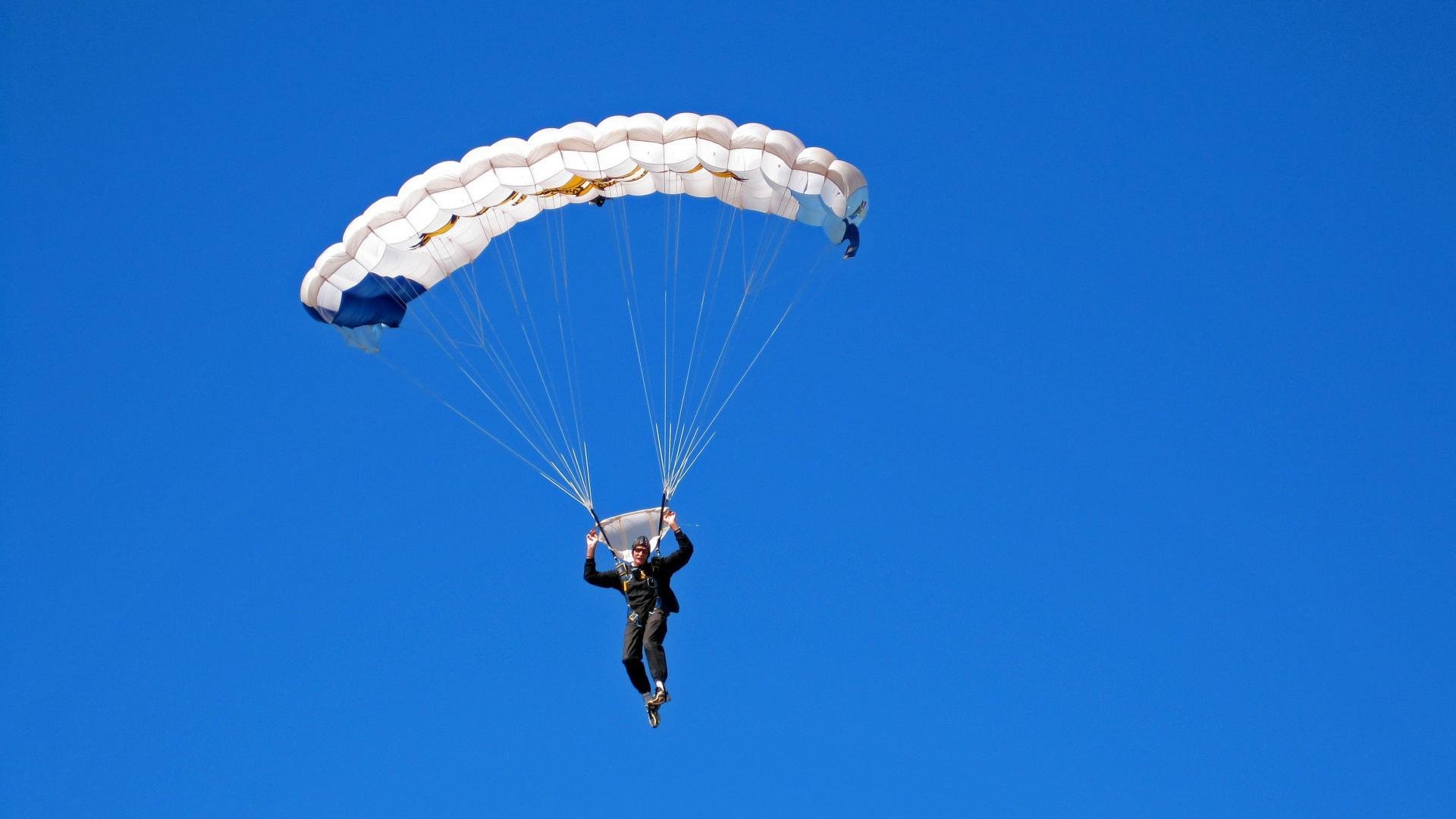 莱万独舞巴黎,当波兰铁锤在红牛阵前奏响统治交响曲